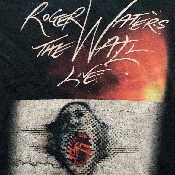 Roger Waters' The Wall Tour T-Shirt. Small. Gildan. - Picture 3 of 8